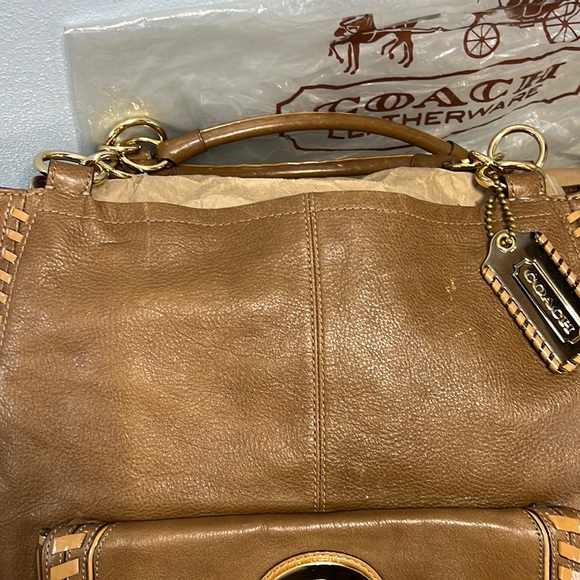 NWT Coach Devin Camel/Gold Expandable Leather/Patent Leather Duffle 15995 - Picture 10 of 16